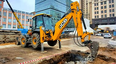 Экскаватор погрузчик JCB 3CX SUPER с гидромолотом аренда